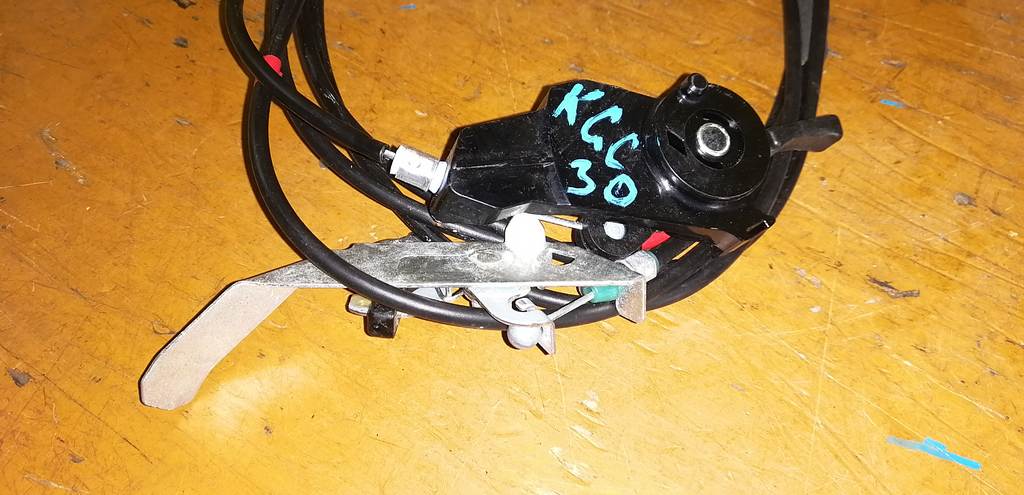 тросик лючка бака Toyota Passo