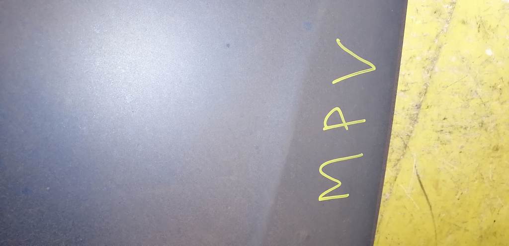 капот Mazda MPV