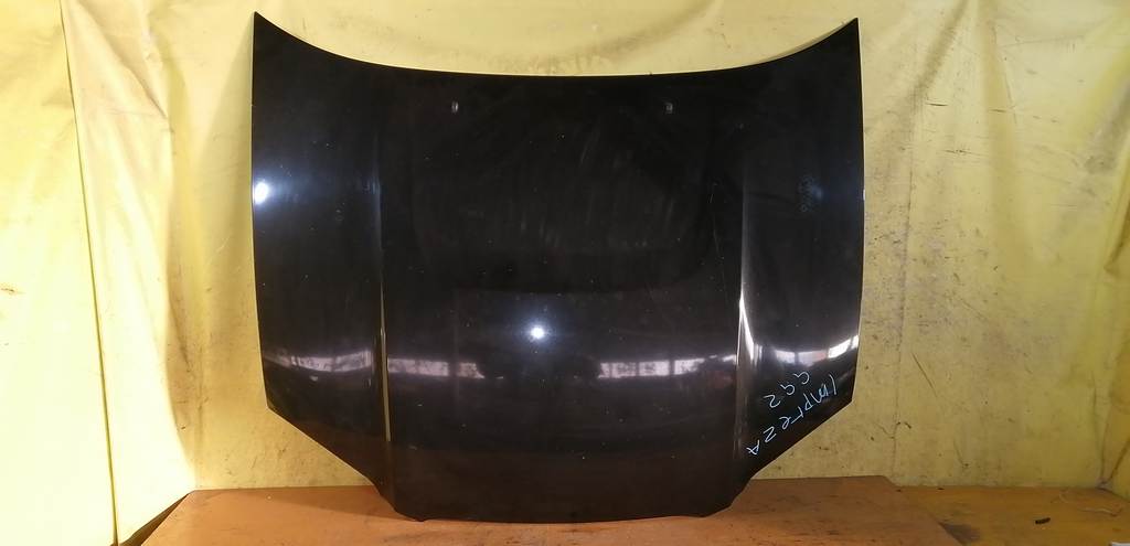 капот Subaru Impreza