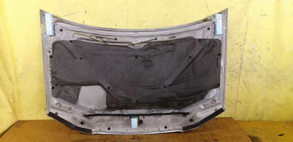 капот Mazda Demio