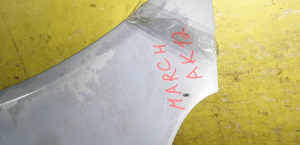 капот Nissan March