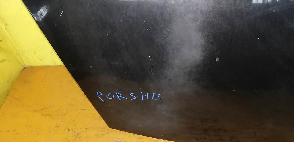 капот Porsche Cayenne