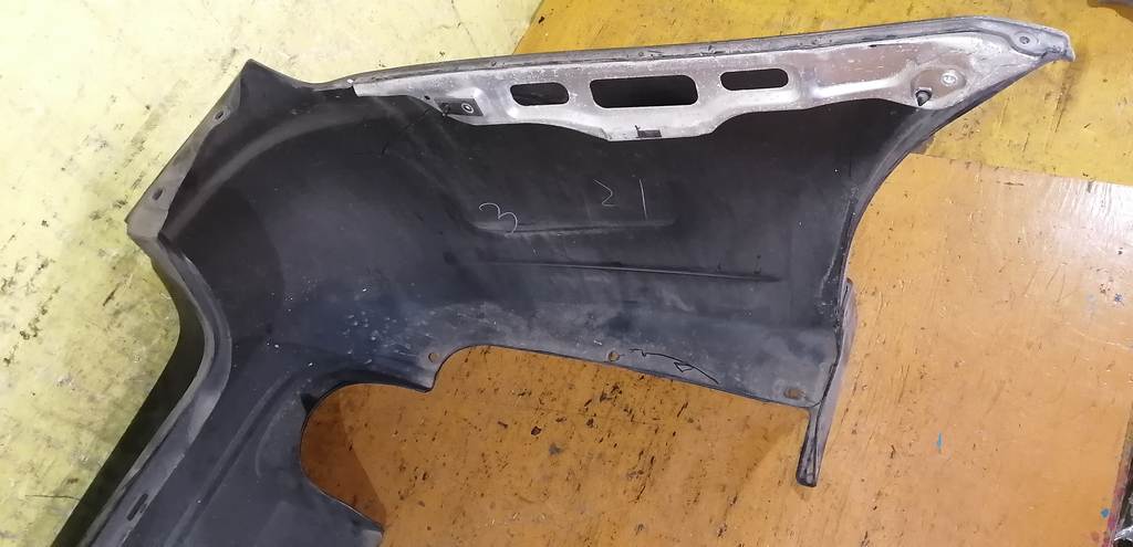 бампер Subaru Legacy