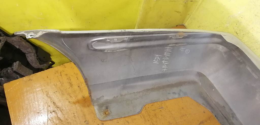 бампер Nissan Sunny