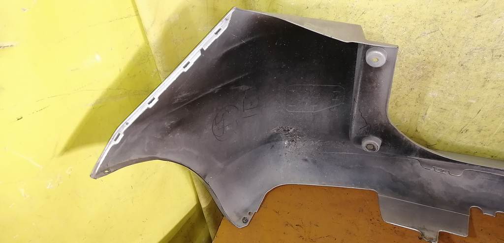 бампер Toyota Ractis