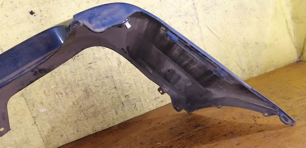 бампер Mazda MPV