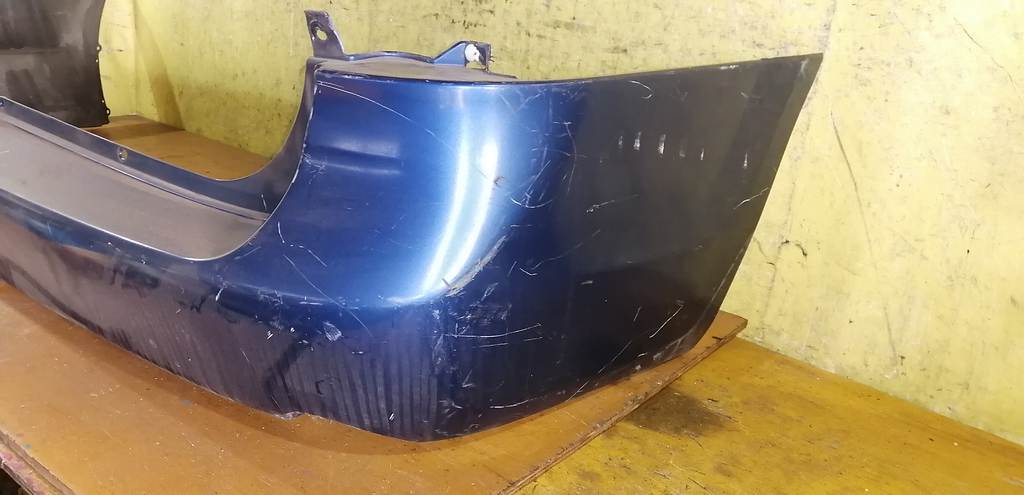 бампер Mazda MPV