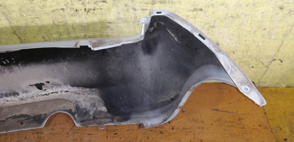 бампер Nissan March