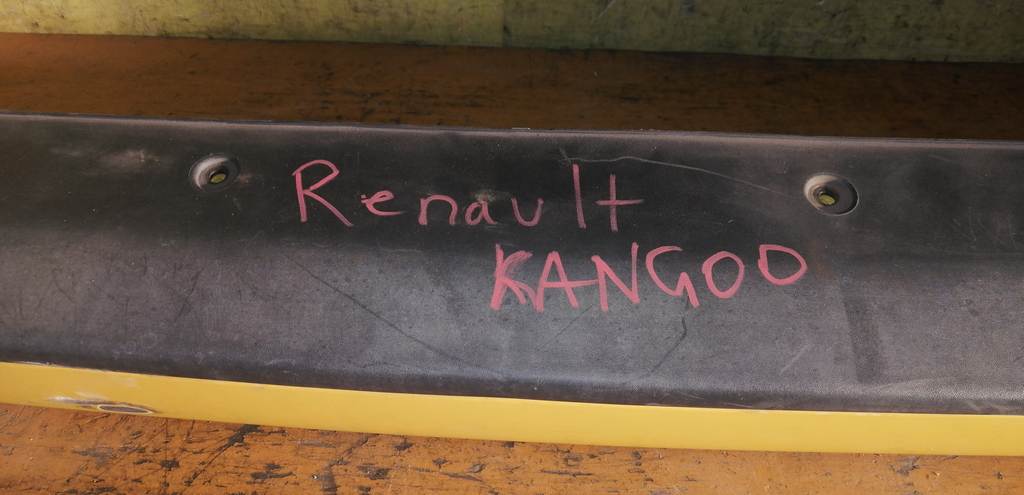 бампер Renault Kangoo