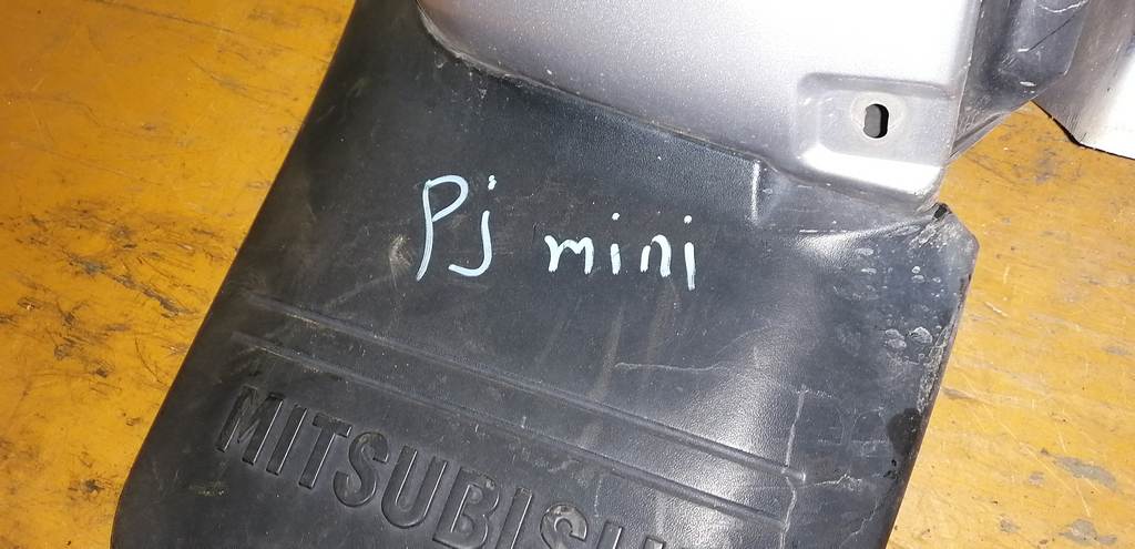 бампер Mitsubishi Pajero Mini