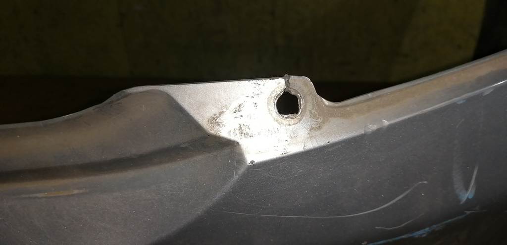 бампер Nissan Teana