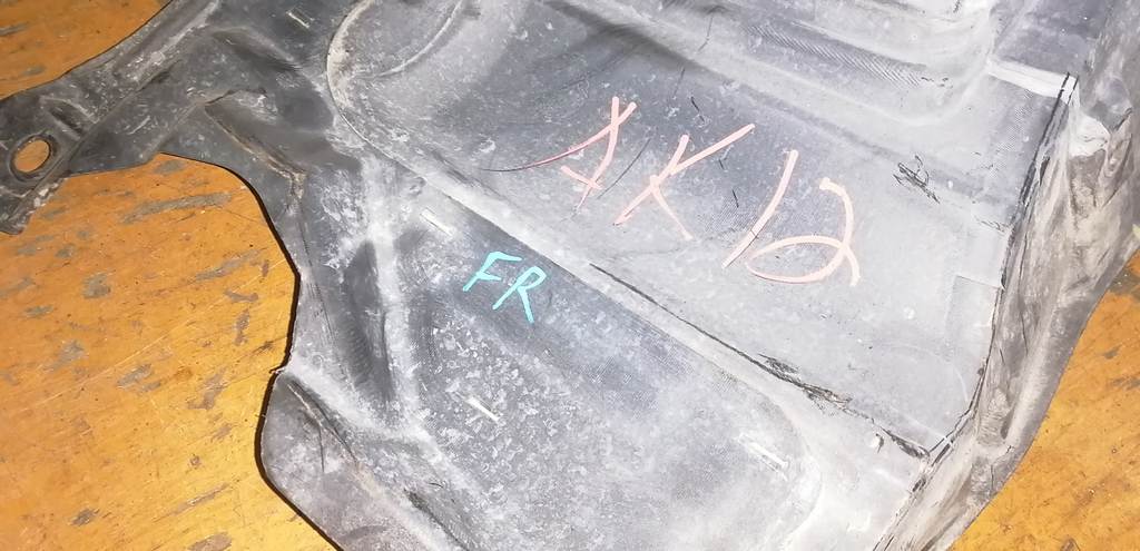 подкрылок Nissan March