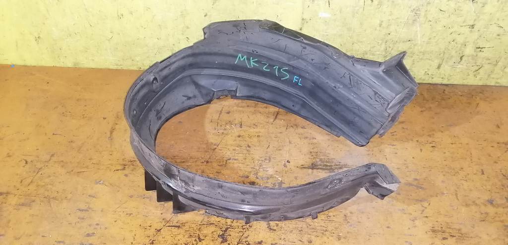 подкрылок Suzuki Palette