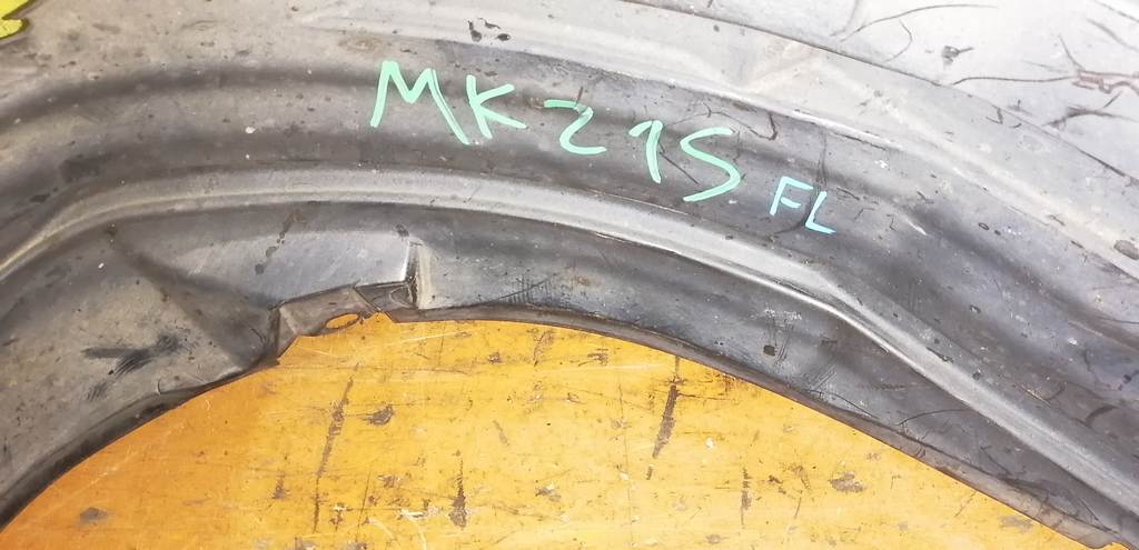 подкрылок Suzuki Palette