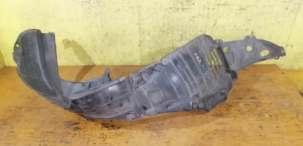 подкрылок Nissan Teana