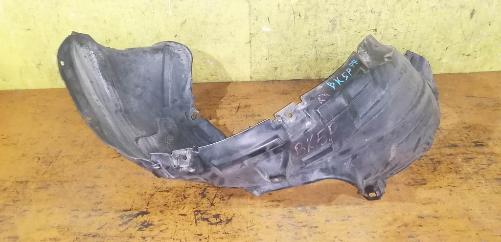 подкрылок Mazda Axela