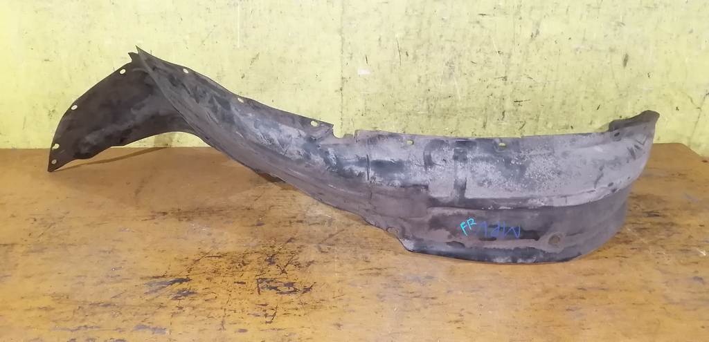 подкрылок Mazda MPV