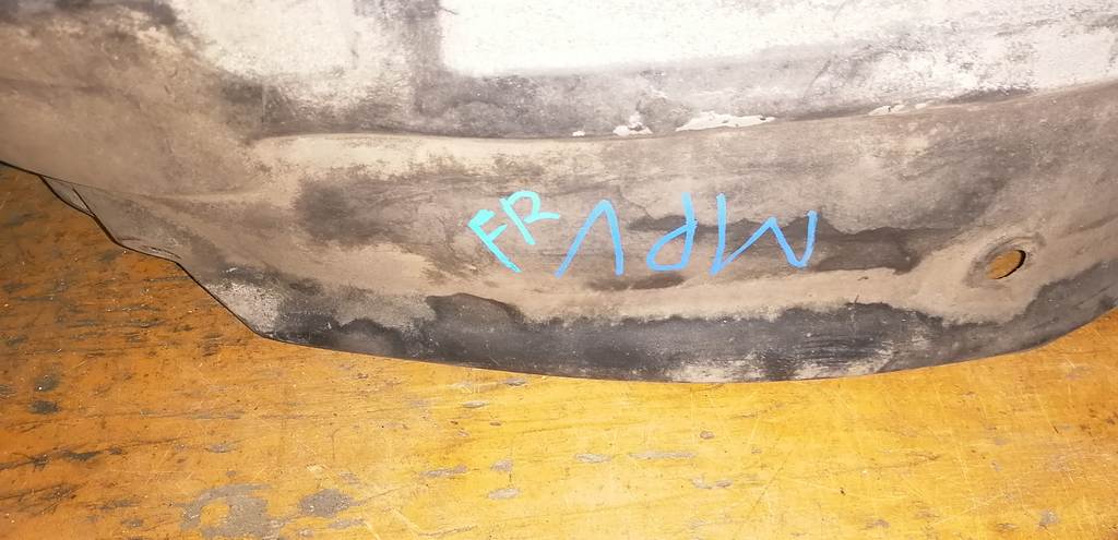 подкрылок Mazda MPV