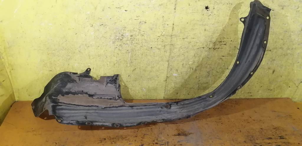 подкрылок Mazda MPV