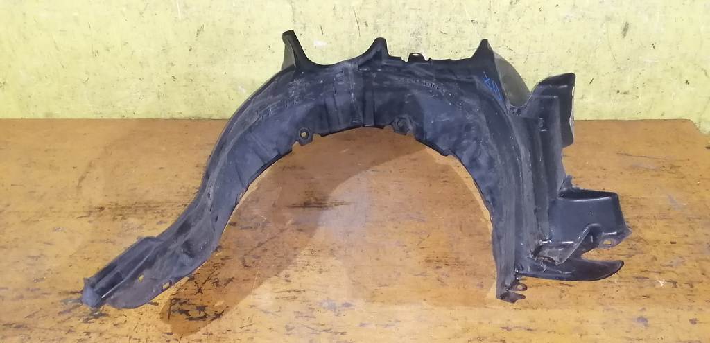 подкрылок Toyota Passo