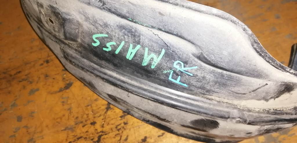 подкрылок Suzuki Solio