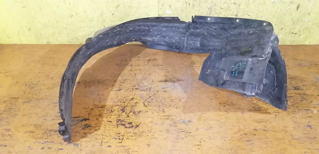 подкрылок Suzuki Swift