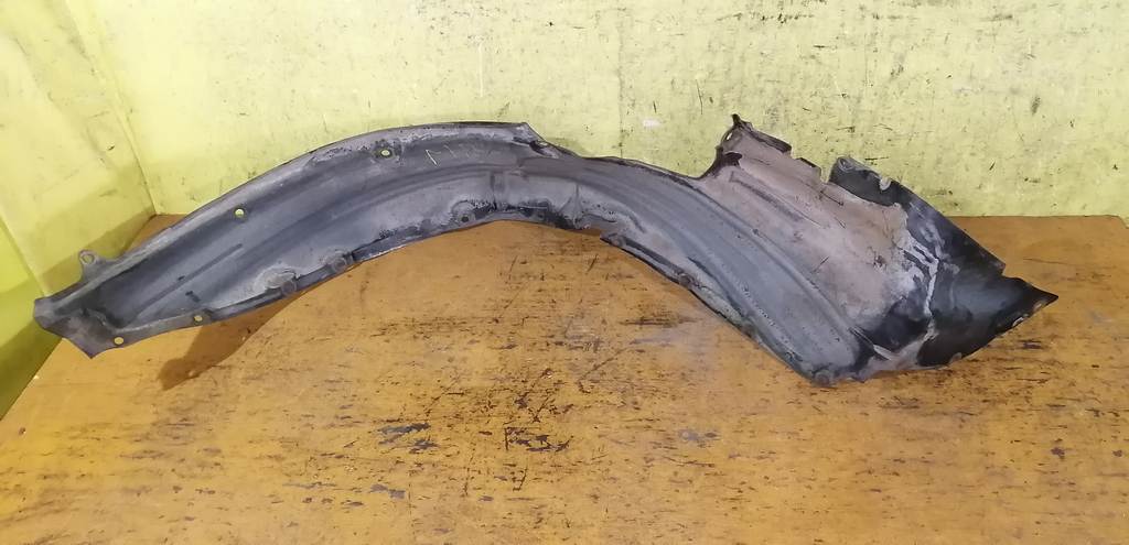 подкрылок Mazda MPV