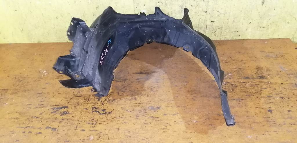 подкрылок Toyota Passo