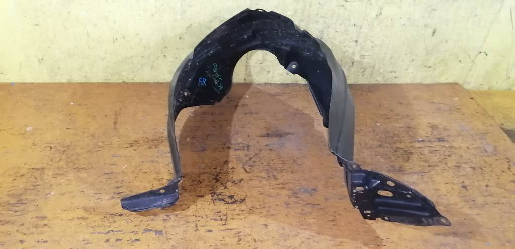 подкрылок Toyota Vitz