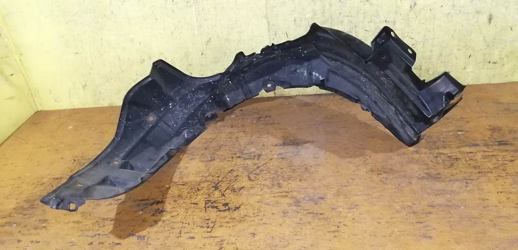 подкрылок Toyota Passo