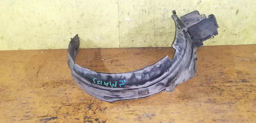 подкрылок Suzuki Solio