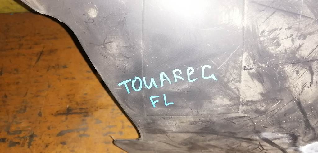 подкрылок Volkswagen Touareg