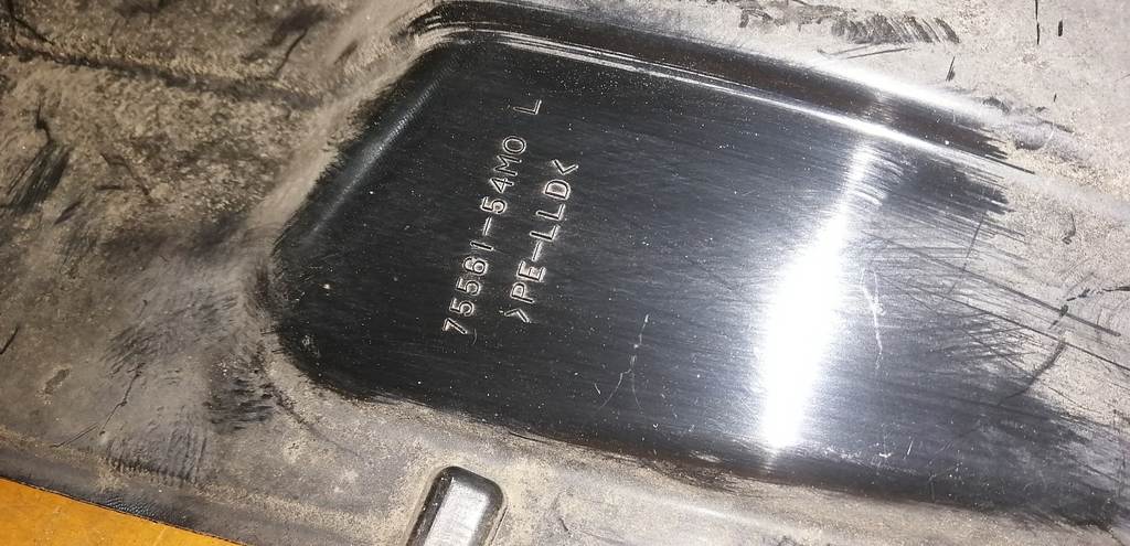 подкрылок Suzuki Solio