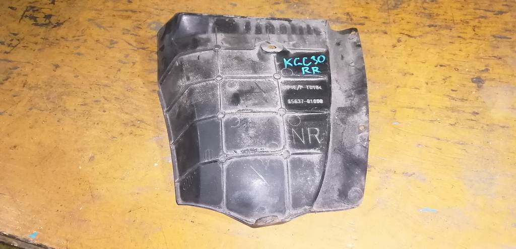 подкрылок Toyota Passo