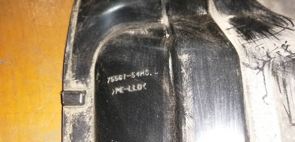 подкрылок Suzuki Solio