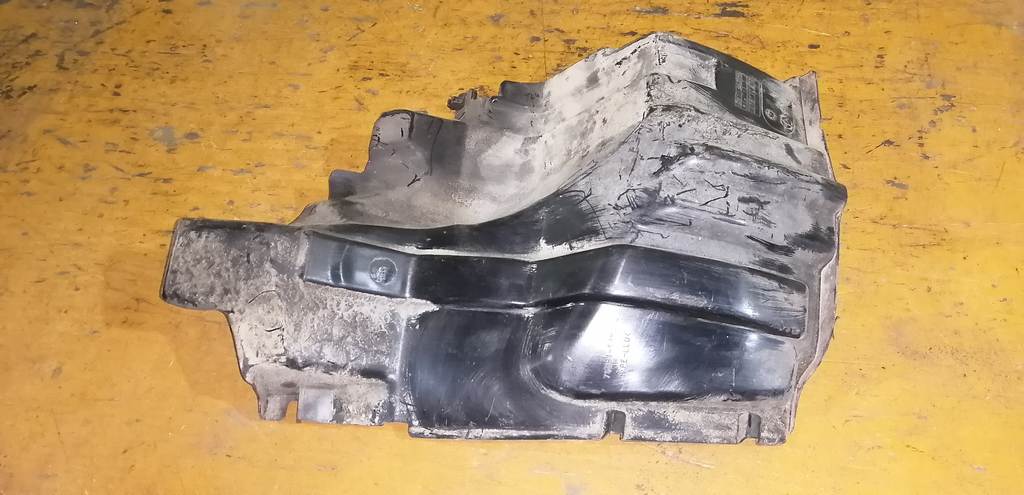 подкрылок Suzuki Solio