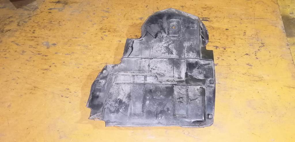 подкрылок Suzuki Palette