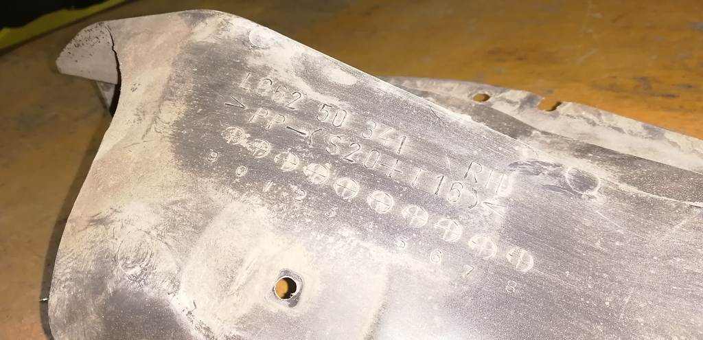 подкрылок Mazda MPV