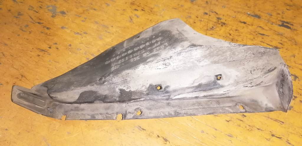 подкрылок Mazda MPV