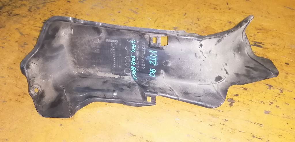 защита горловины бензобака Toyota Vitz