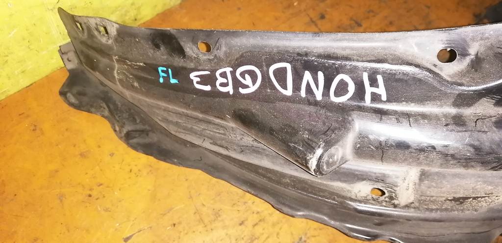 подкрылок Honda Freed