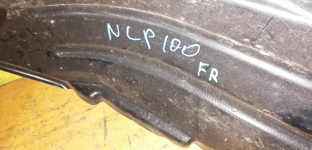 подкрылок Toyota Ractis