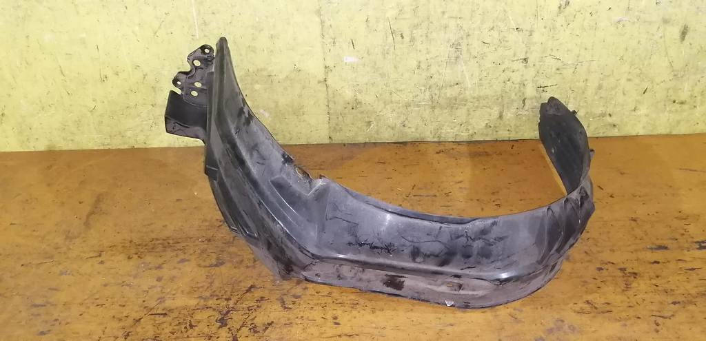 подкрылок Suzuki Palette