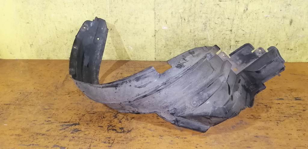 подкрылок Suzuki Solio