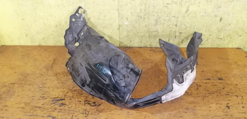подкрылок Honda Fit