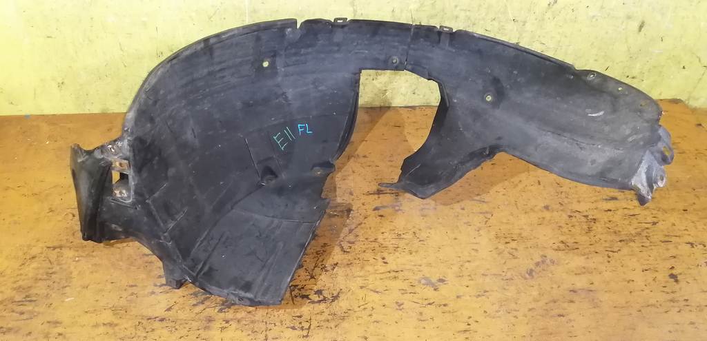 подкрылок Nissan Note