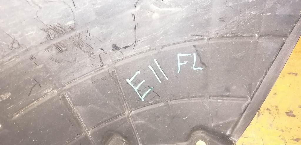 подкрылок Nissan Note