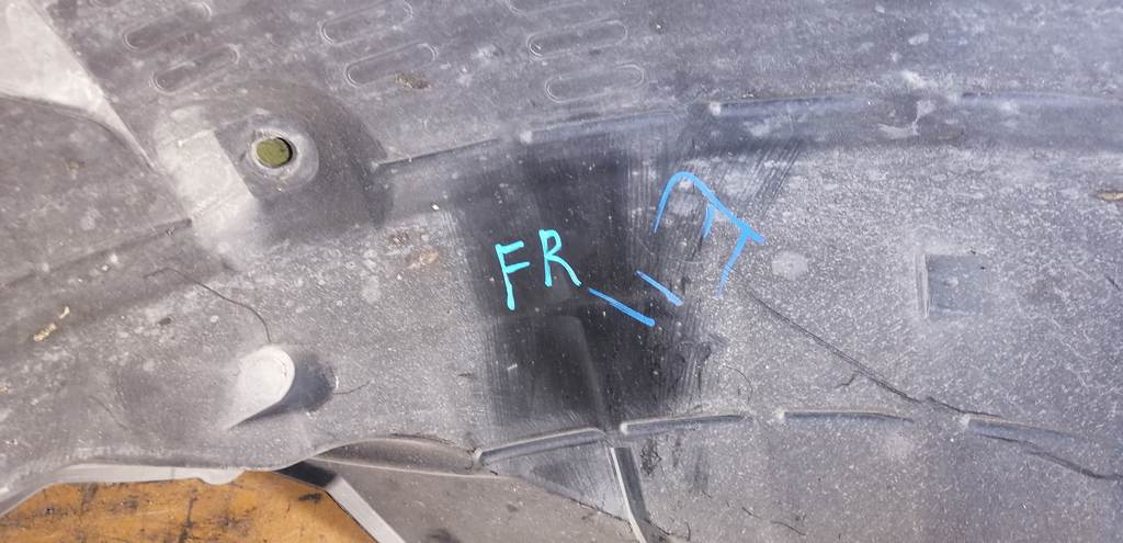 подкрылок Nissan Note