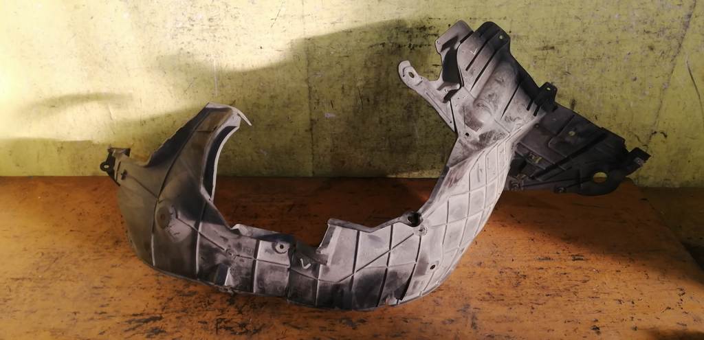 подкрылок Nissan Note