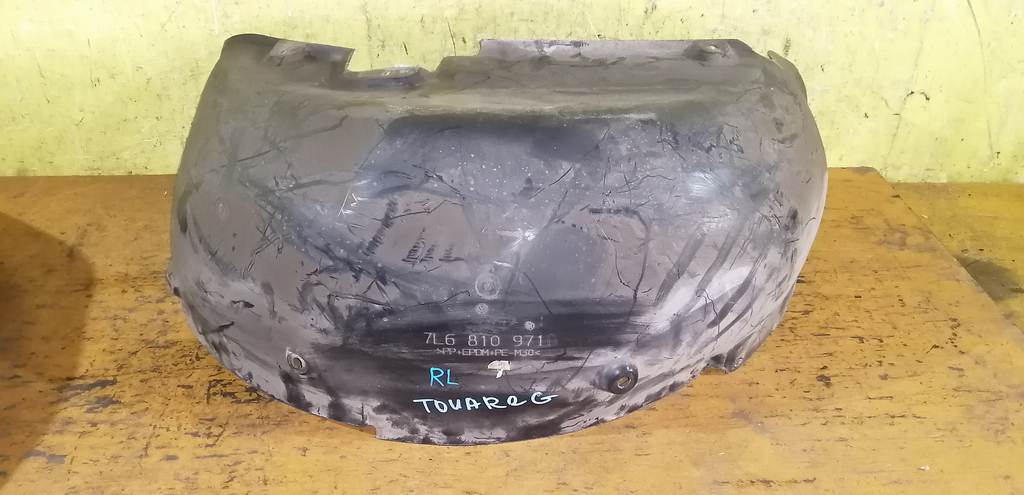 подкрылок Volkswagen Touareg